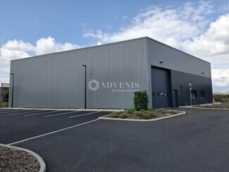 Plus de détails pour Local d'activités à louer