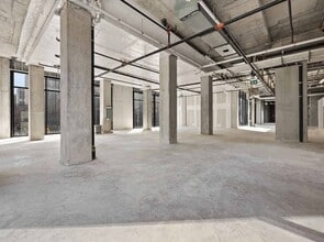 1 Grosvenor St, Toronto, ON à louer Photo de la construction– Image 1 sur 3