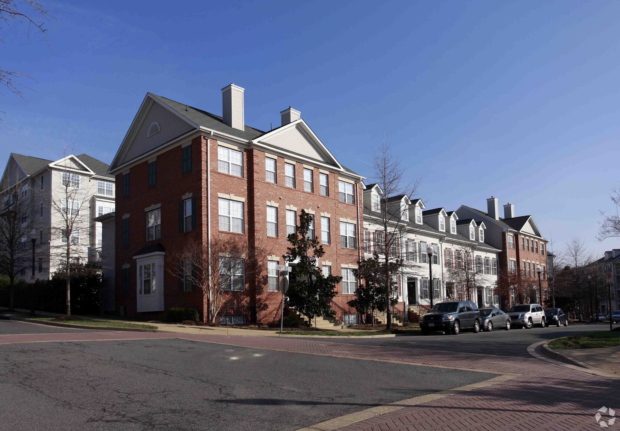 2350 26th Ct, Arlington, VA à louer Photo principale– Image 1 sur 47