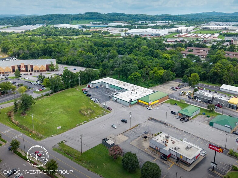 703 S Cumberland St, Lebanon, TN à louer - Photo de l’immeuble – Image 1 sur 5