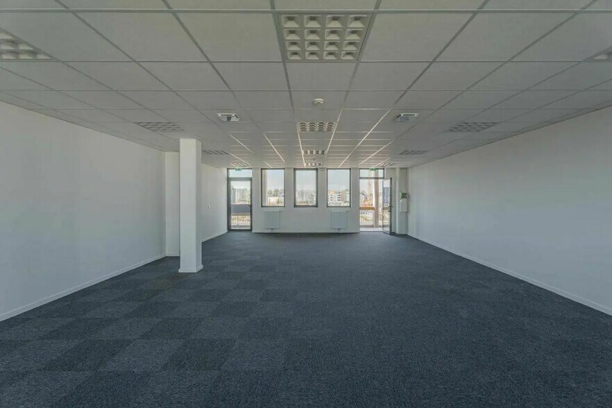 Bureau dans Épron à vendre - Photo de l’immeuble – Image 3 sur 12