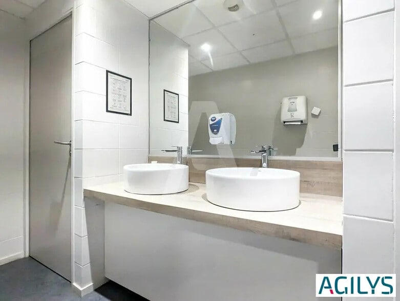 Bureau dans Massy à louer - Photo de l’immeuble – Image 3 sur 10