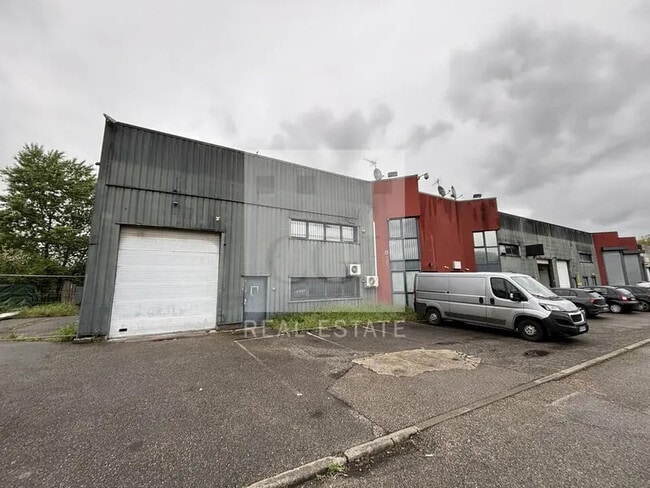 Plus de détails pour Local d’activités à vendre