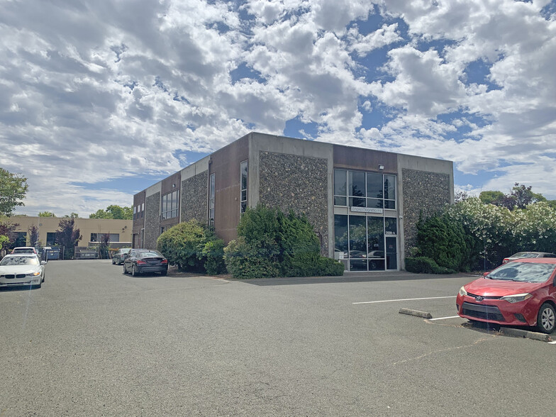 5830 Commerce Blvd, Rohnert Park, CA à louer - Photo de l’immeuble – Image 1 sur 9