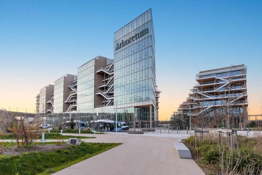1 Place Des Papeteries, Nanterre à louer - Photo de l’immeuble – Image 1 sur 8