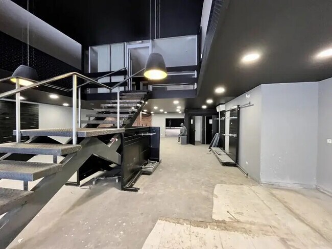 Plus de détails pour Local commercial à louer