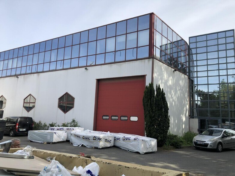 Local d’activités dans Ablon-sur-Seine à louer - Photo de l’immeuble – Image 1 sur 8