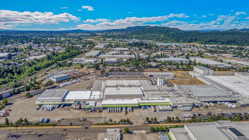 16800 SE Evelyn St, Clackamas, OR à louer - Photo de l’immeuble – Image 2 sur 23