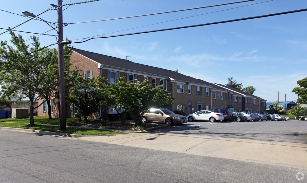 4700 Stamp Rd, Marlow Heights, MD à louer - Photo de l’immeuble – Image 3 sur 94