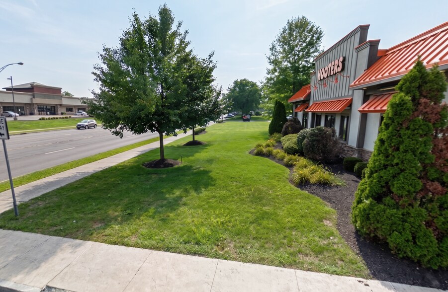 70 Wolf Rd, Albany, NY à vendre - Photo de l’immeuble – Image 2 sur 11