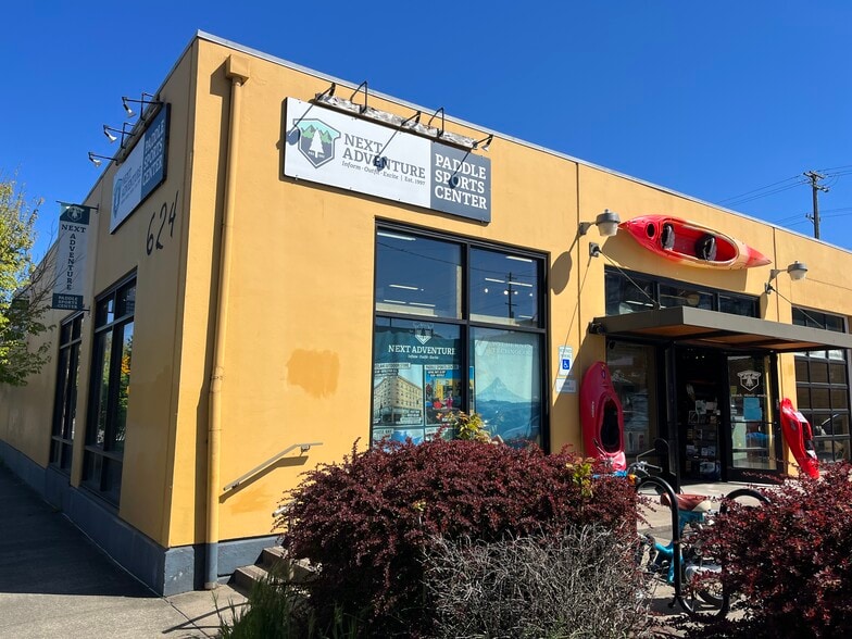 704 SE Washington St, Portland, OR à vendre - Photo de l’immeuble – Image 2 sur 5