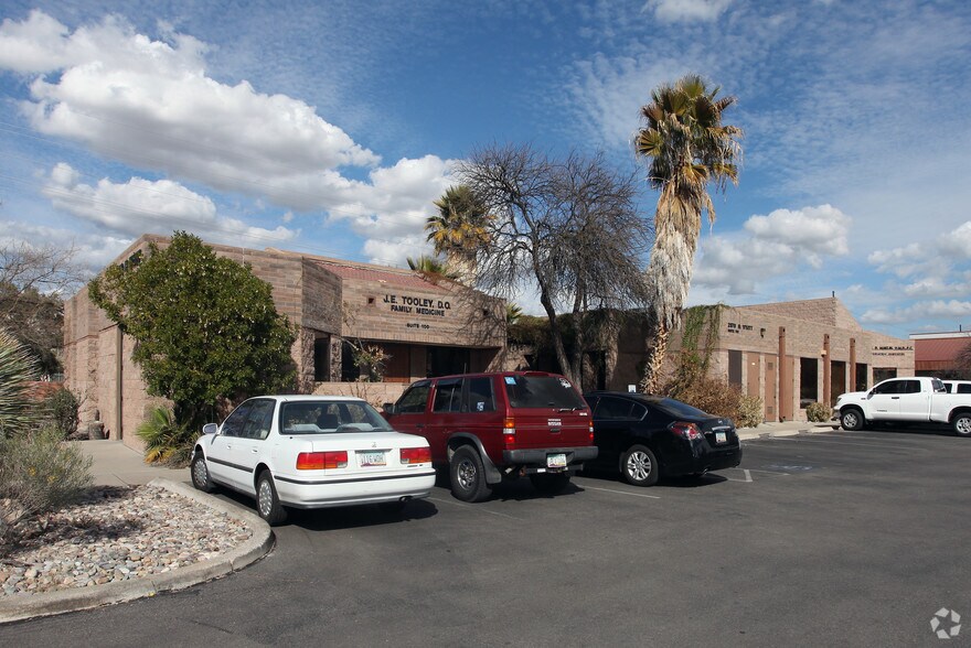 2370 N Wyatt Dr, Tucson, AZ à louer - Photo principale – Image 1 sur 2