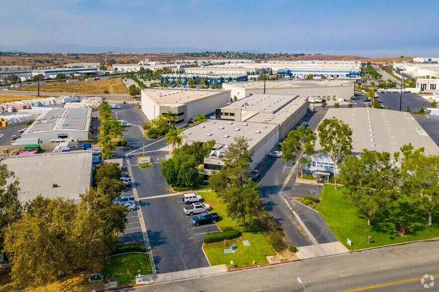 6459 Box Springs Blvd, Riverside, CA à louer - Photo de l’immeuble – Image 1 sur 10