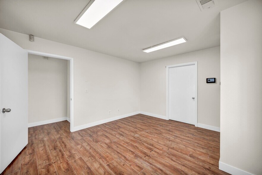 4040 Arcata Way, North Las Vegas, NV à louer - Photo de l’immeuble – Image 2 sur 52