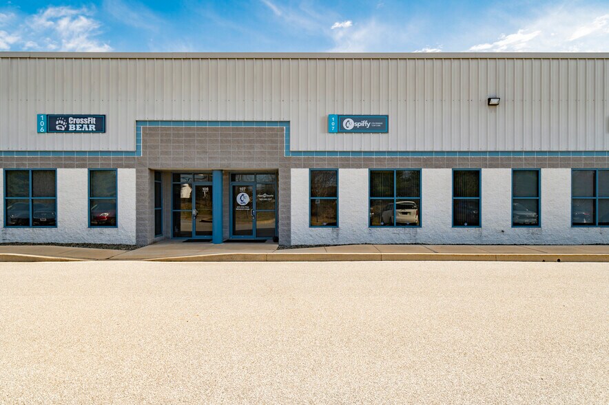 100-110 Carson Dr, Bear, DE à louer - Photo de l’immeuble – Image 1 sur 15