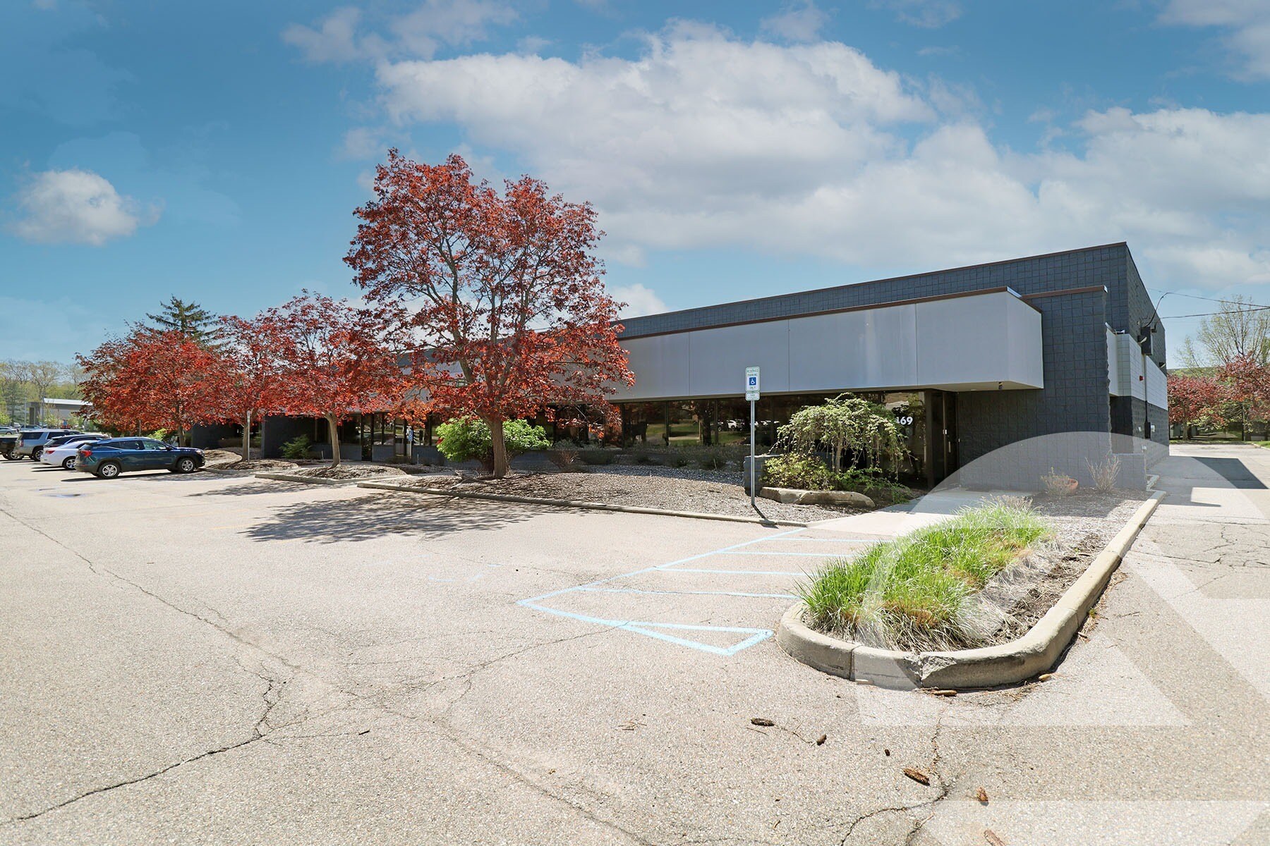 445-469 Enterprise Ct, Bloomfield Hills, MI à louer Photo de l’immeuble– Image 1 sur 2