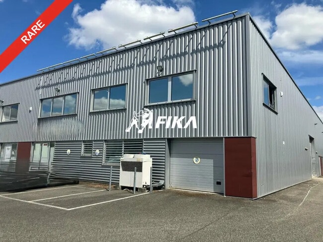 Plus de détails pour Local d’activités à vendre