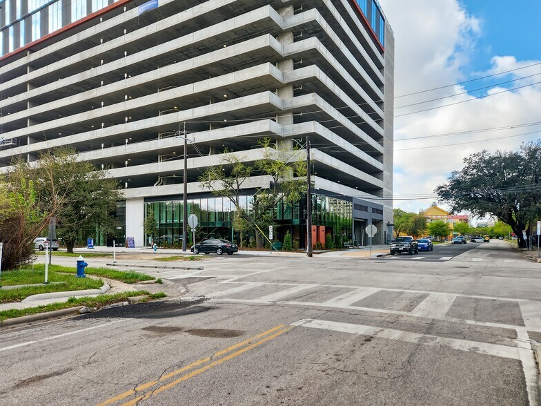 5501 La Branch St, Houston, TX à louer - Photo de l’immeuble – Image 3 sur 17