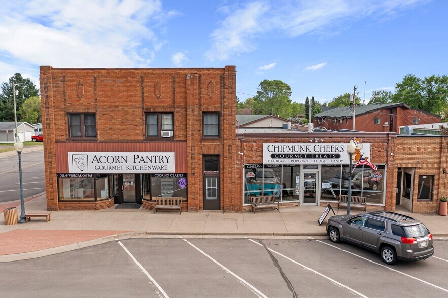 7715 Main St, Siren, WI à vendre - Photo principale – Image 1 sur 25