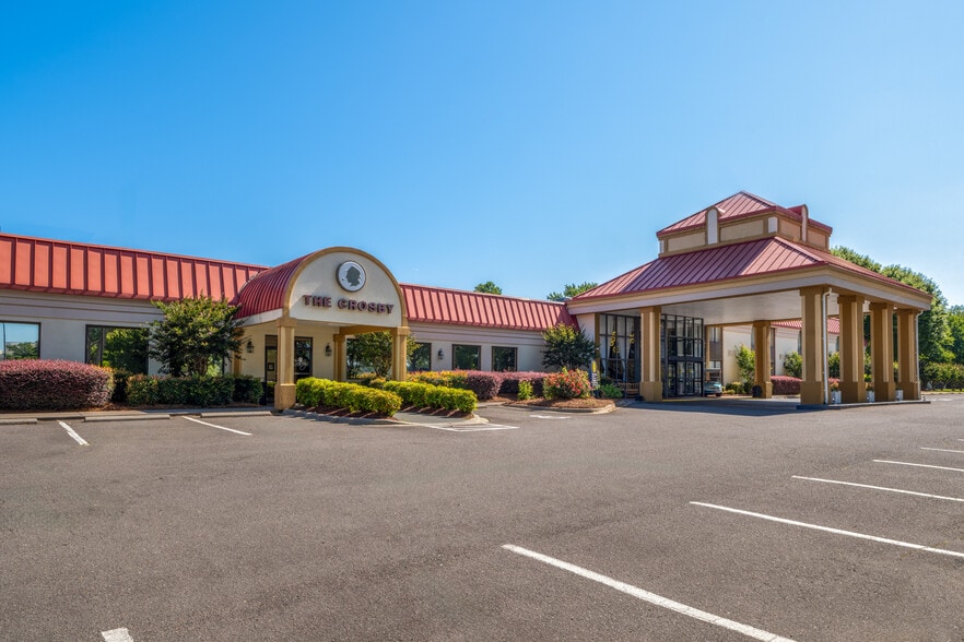 6205 Ramada Dr, Clemmons, NC à vendre - Photo de l’immeuble – Image 2 sur 44
