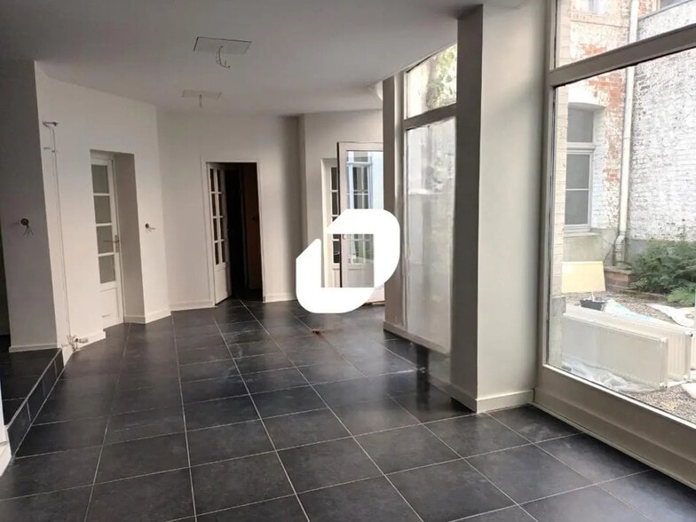25 Rue Du Lieutenant Colpin, Lille à louer - Photo de l’immeuble – Image 3 sur 8