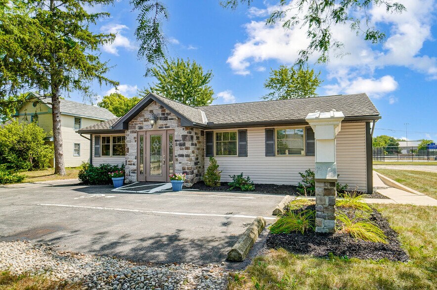 4961 Cemetery Rd, Hilliard, OH à vendre - Photo de l’immeuble – Image 1 sur 35