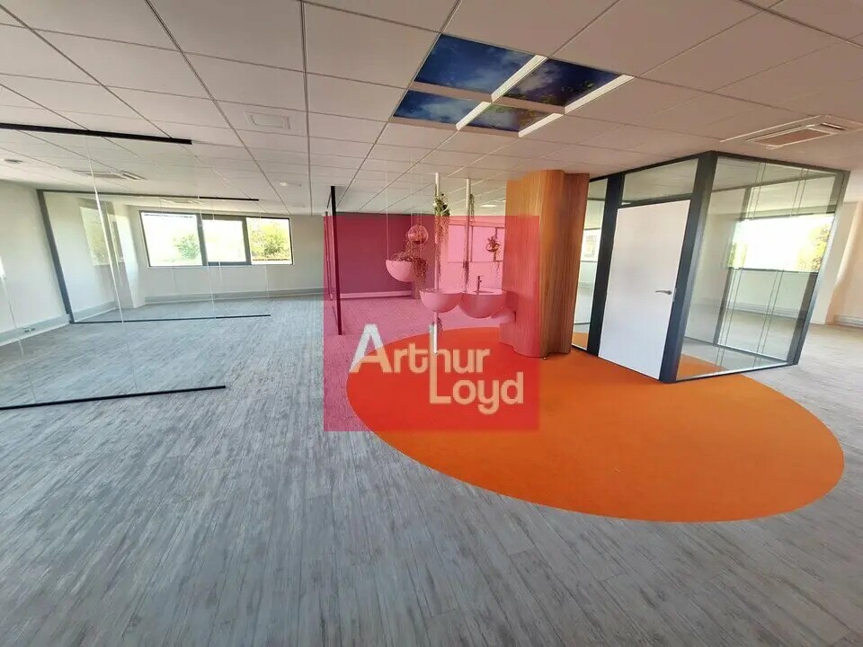 Bureau dans Cournon-d'Auvergne à louer Photo intérieure– Image 1 sur 13