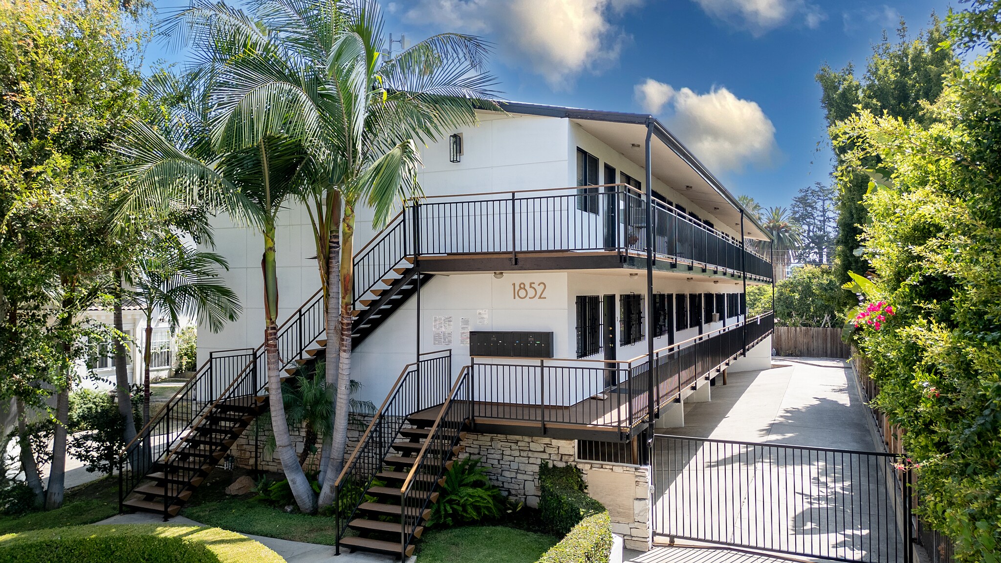1852 N Wilton Pl, Los Angeles, CA à vendre Photo de l’immeuble– Image 1 sur 13