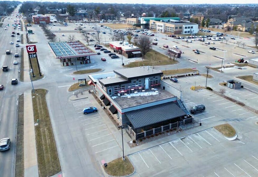 810 E 1st St, Ankeny, IA à louer - Photo de l’immeuble – Image 2 sur 17