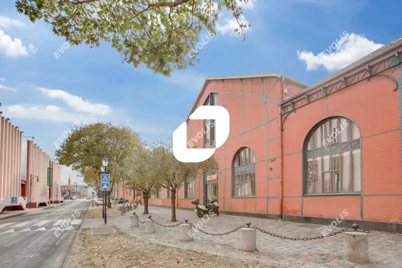 Bureau dans Aubervilliers à louer - Photo de l’immeuble – Image 2 sur 10