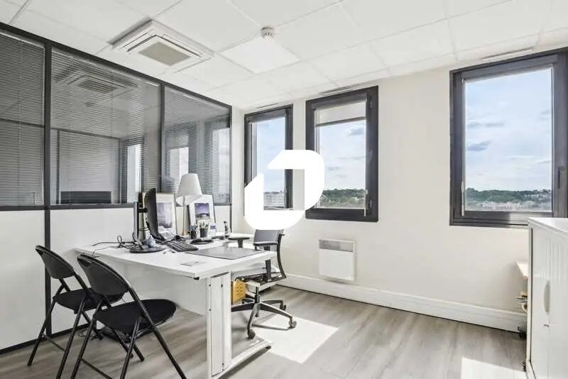 Bureau dans Viry-Châtillon à louer - Photo de l’immeuble – Image 3 sur 14