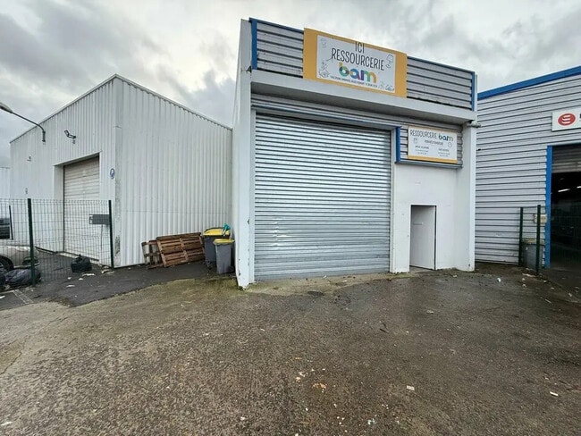 Plus de détails pour Local commercial à louer