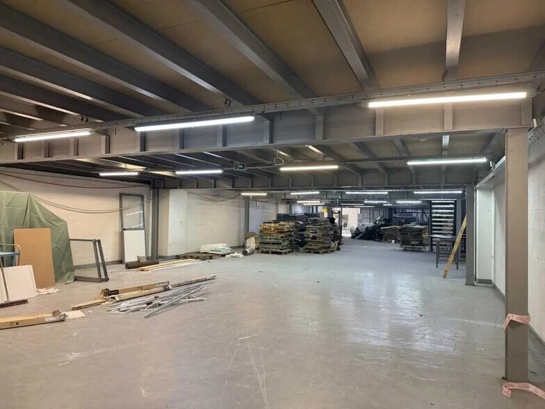 Local d'activités dans Pantin à vendre - Photo de l’immeuble – Image 2 sur 10