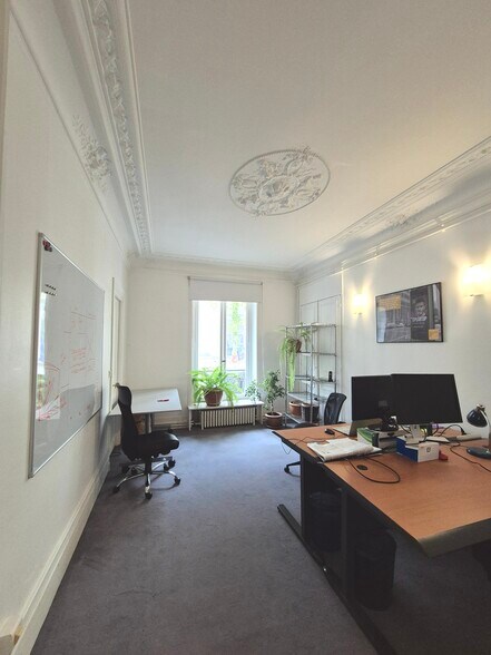 43 Rue De Douai, Paris à louer - Photo de l’immeuble – Image 3 sur 15