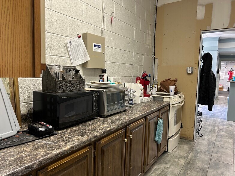 610 N Armistead Ave, Hampton, VA à louer - Photo intérieure – Image 3 sur 7