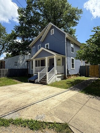 Plus de détails pour 7507 Dartmouth Ave, College Park, MD - Logement à vendre