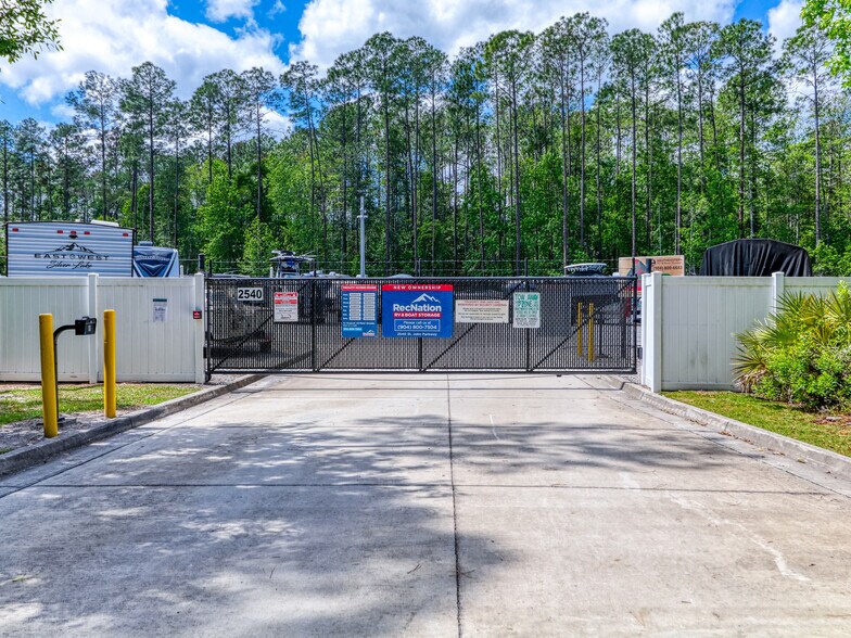 2540 Saint Johns Pky, St Johns, FL à louer - Photo de l’immeuble – Image 3 sur 8