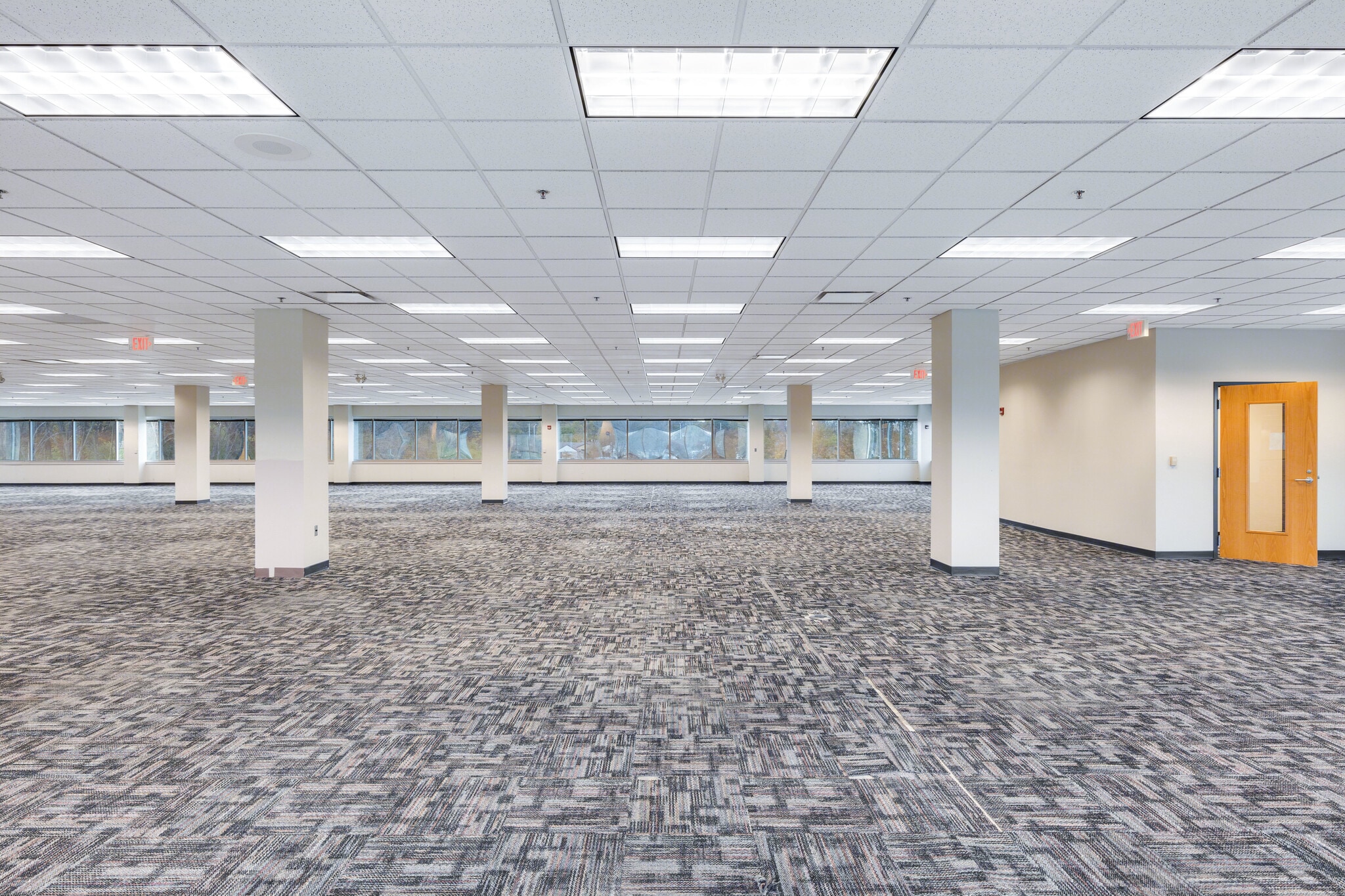 10701 W Research Dr, Wauwatosa, WI à louer Photo de l’immeuble– Image 1 sur 5