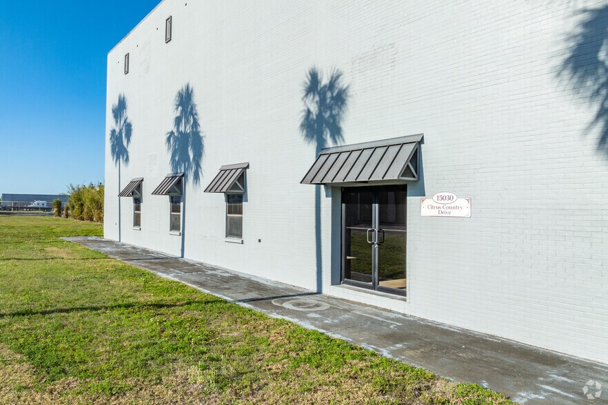 15102 Citrus Country Dr, Dade City, FL à vendre - Photo de l’immeuble – Image 3 sur 14