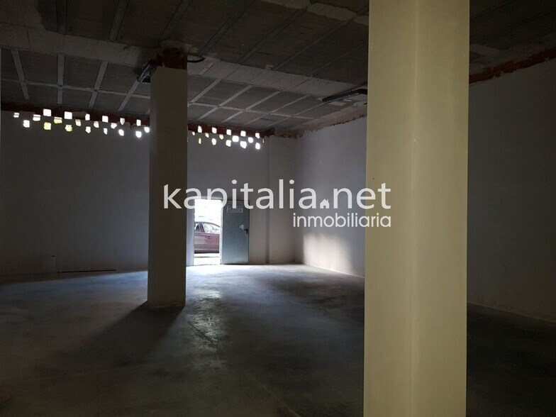 Local commercial dans Ontinyent à louer - Photo de l’immeuble – Image 3 sur 4