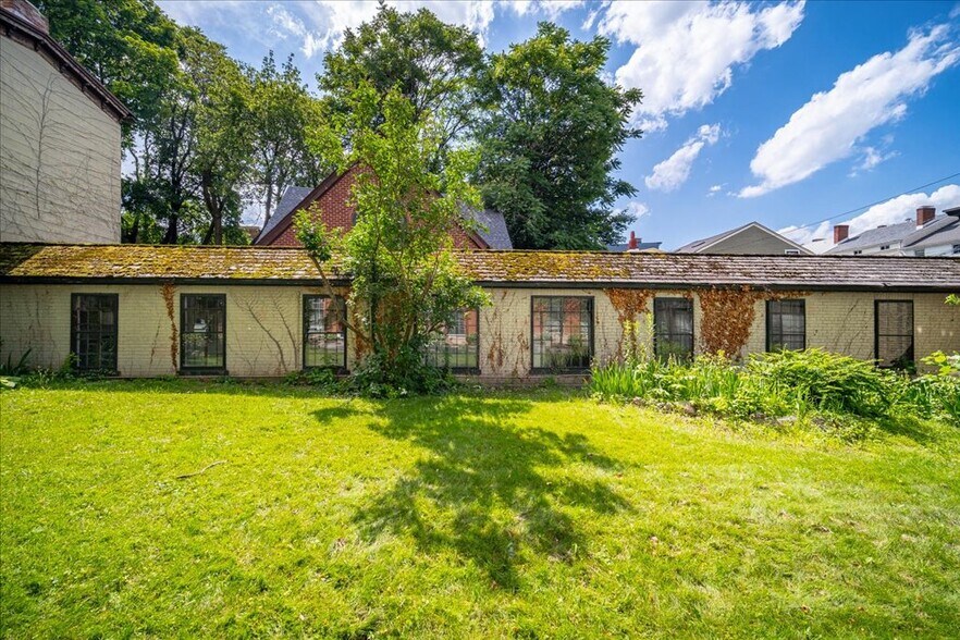 75 Grand St, Newburgh, NY à vendre - Photo de l’immeuble – Image 2 sur 4