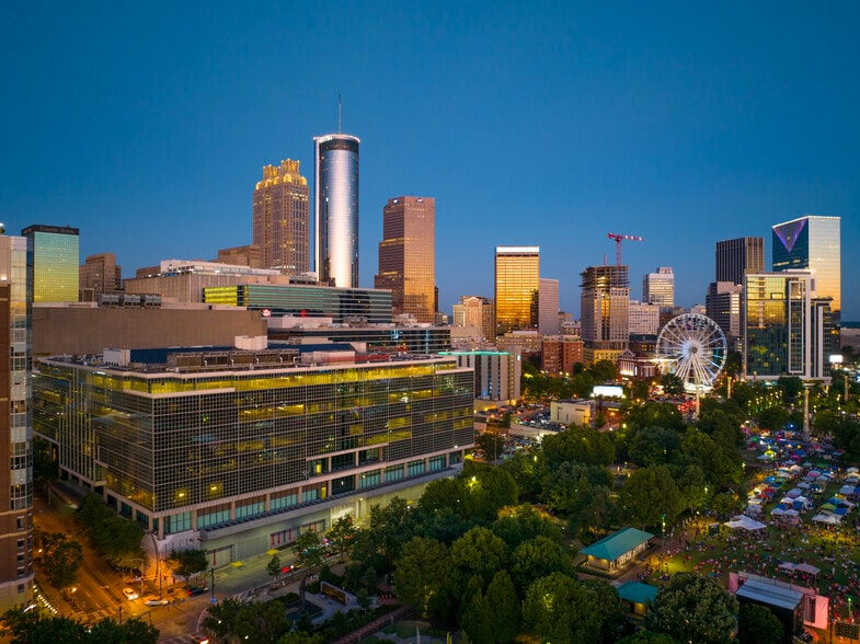 250 Williams St NW, Atlanta, GA à louer - Photo de l’immeuble – Image 2 sur 15