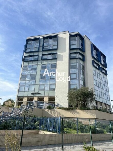 455 Promenade Des Anglais, Nice à louer - Photo de l’immeuble – Image 1 sur 31