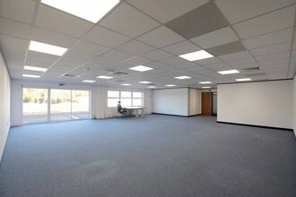 102 Lower Guildford Rd, Woking à louer Photo intérieure– Image 1 sur 2