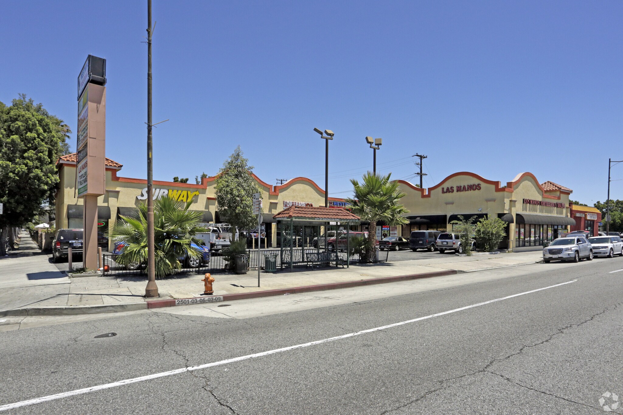 2501-2513 E Florence Ave, Huntington Park, CA à louer Photo principale– Image 1 sur 8