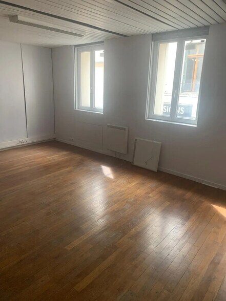 Local d'activités dans Paris à vendre - Photo de l’immeuble – Image 3 sur 5