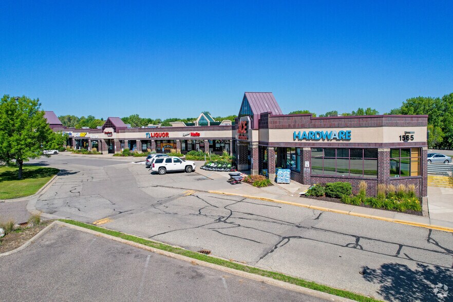 1565 Cliff Rd, Eagan, MN à louer - Photo de l’immeuble – Image 2 sur 5