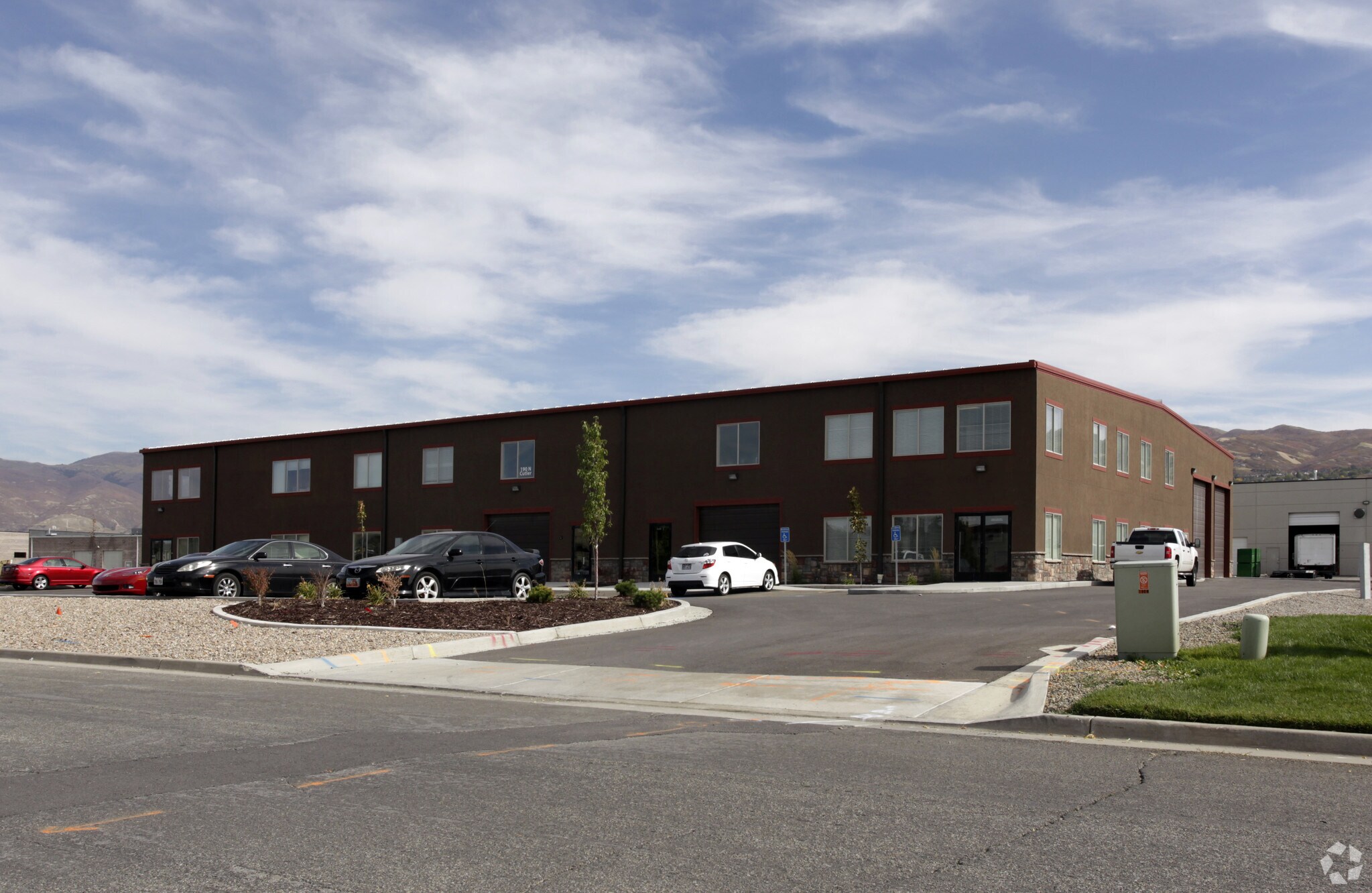 190 N Cutler Dr, North Salt Lake, UT à louer Photo principale– Image 1 sur 29