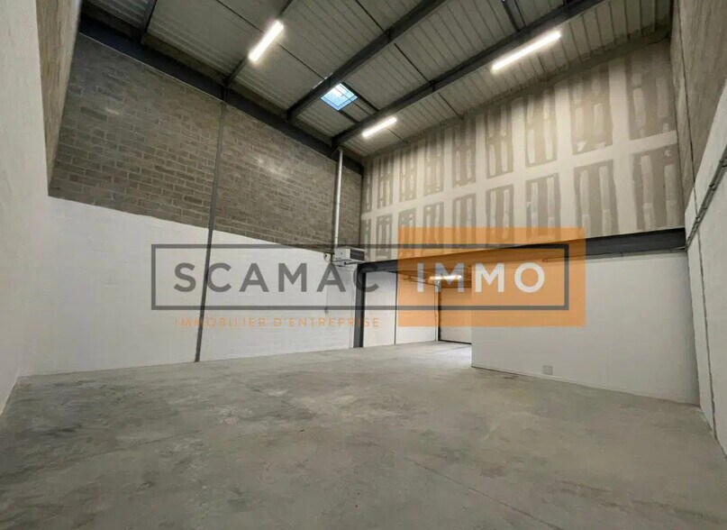 Industriel/Logistique dans Bussy-Saint-Martin à louer - Photo de l’immeuble – Image 1 sur 8