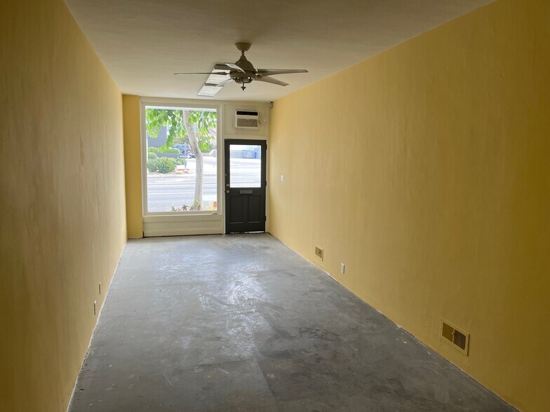 3135 E Coast Hwy, Corona Del Mar, CA à louer - Photo de l’immeuble – Image 2 sur 3